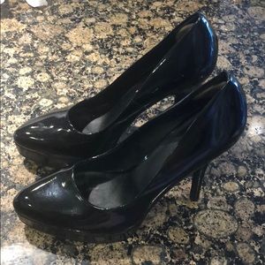 Black patent leather 5” Aldo pumps